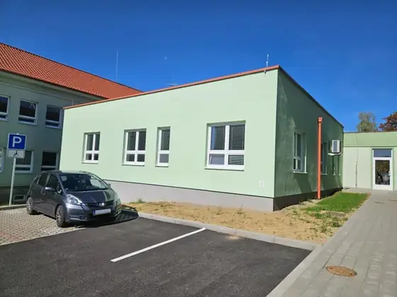 Oznam: prístavba nových ambulancií Polikliniky Sabinov